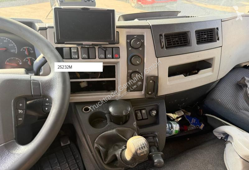 Camion Volvo 638 FLL-280 / Dieselpumpe fehlt