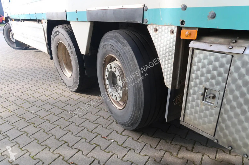 شاحنة Volvo 480  480 Cattle transport
