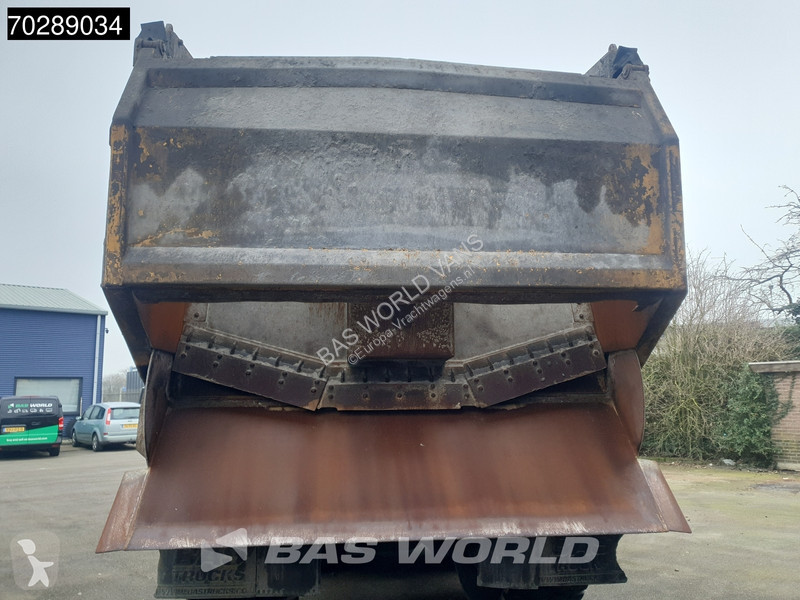 شاحنة Volvo 520  8X4 32m3 AJK Pusher Big-Axle...