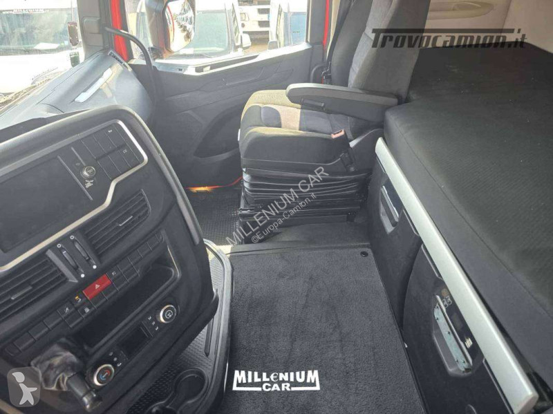Vrachtwagen Iveco SWAY 510 CENTINATO 7,40 AUT...