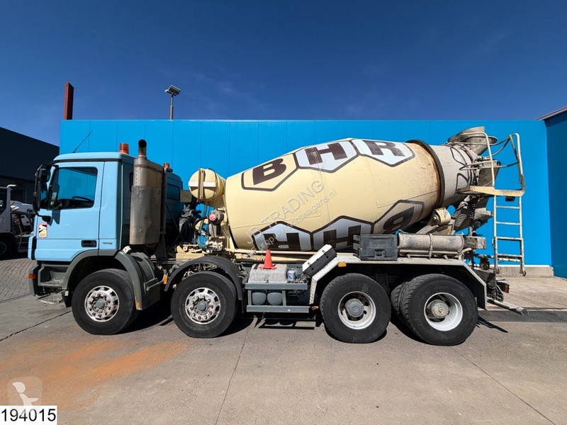 شاحنة Mercedes 3236 8x4, PTO, Liebherr, Steel...