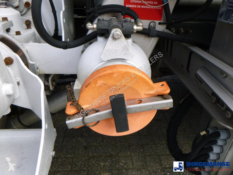 شاحنة Renault 270 4x2 fuel tank 13.3 m3 / 3 comp