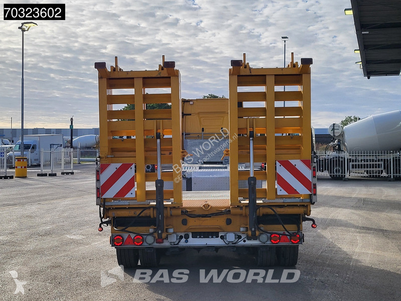 شاحنة Mercedes 2563 6X2 Machine transporter...