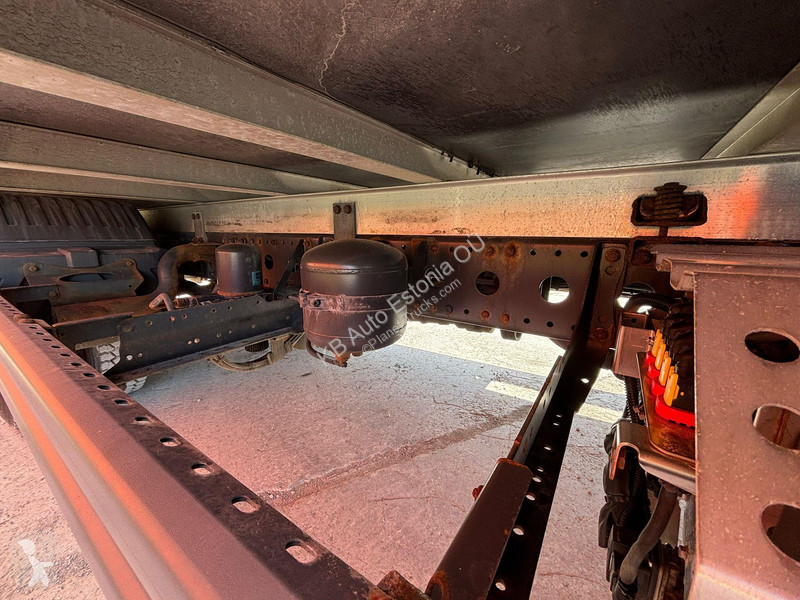 شاحنة Mercedes 818 4x2 THERMOKING V600 MAX
