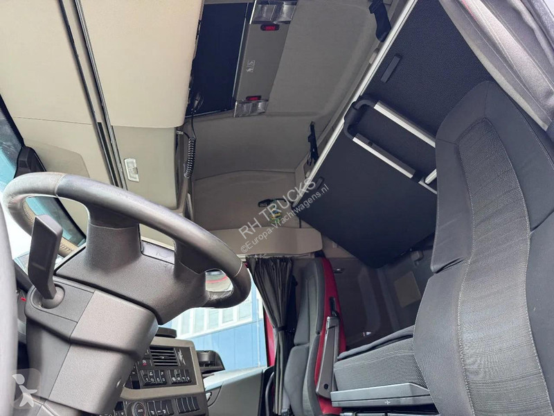 شاحنة Volvo 460 6X2 EURO 6 HMF 1830 + REMOTE...