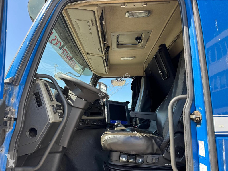 شاحنة Volvo 460 8X2 EURO 6 + INOX TANK