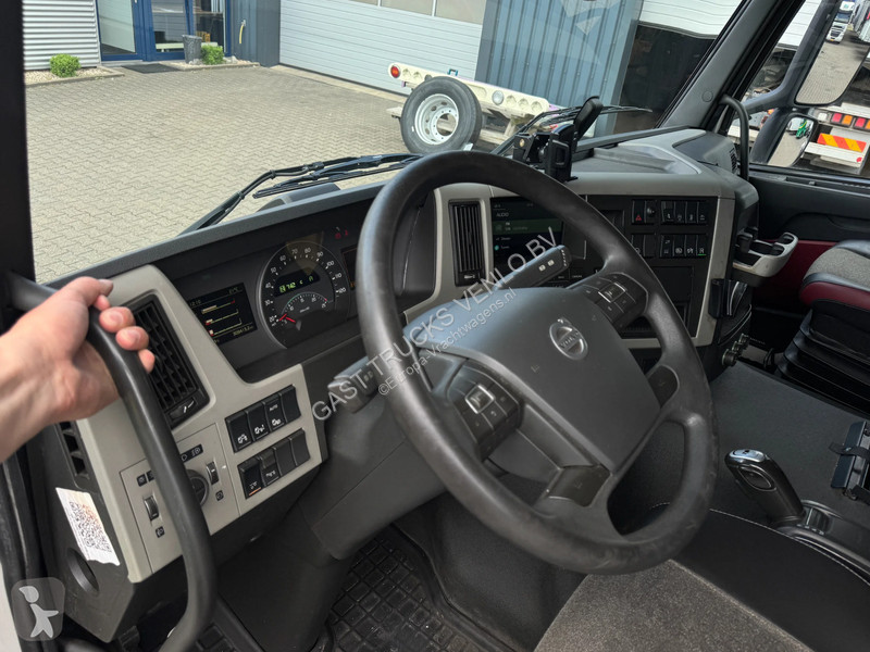 شاحنة Volvo 330 6x2*4 BDF + Lift Only 309Tkm!...