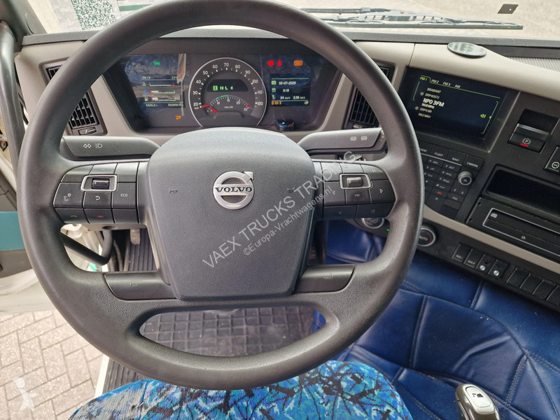 شاحنة Volvo Globetrotter 6x2*4 - Livestock -...