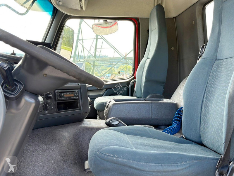 شاحنة Volvo 370 * Abschleppwagen 7,90m * KRAN/FUNK