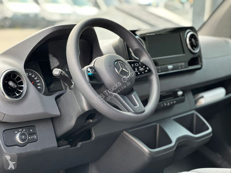 Lastbil Mercedes 519 CDI CAZOO...