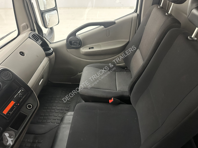 شاحنة Nissan 56.15