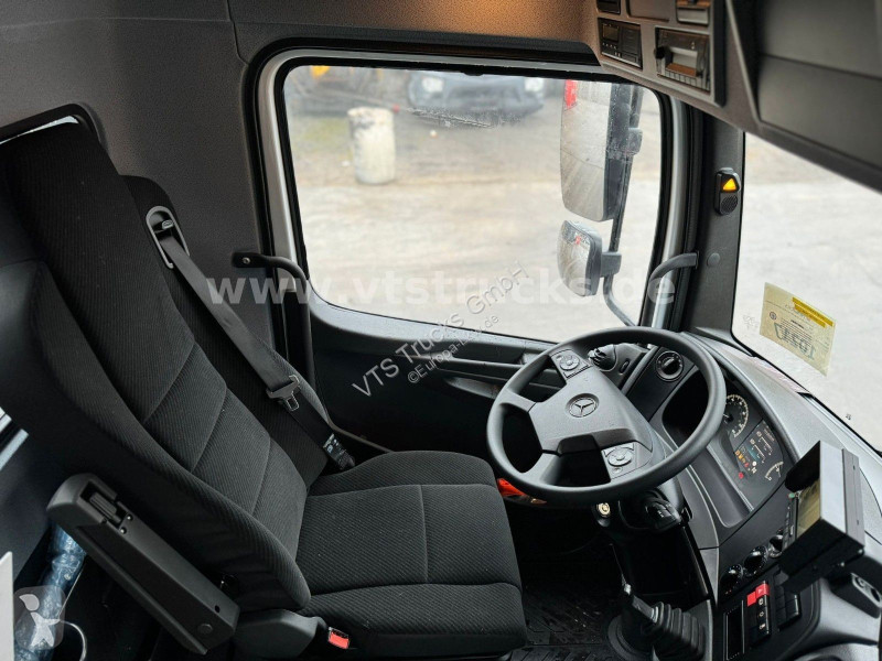 Vrachtwagen Mercedes 823 4x2 Meiller...