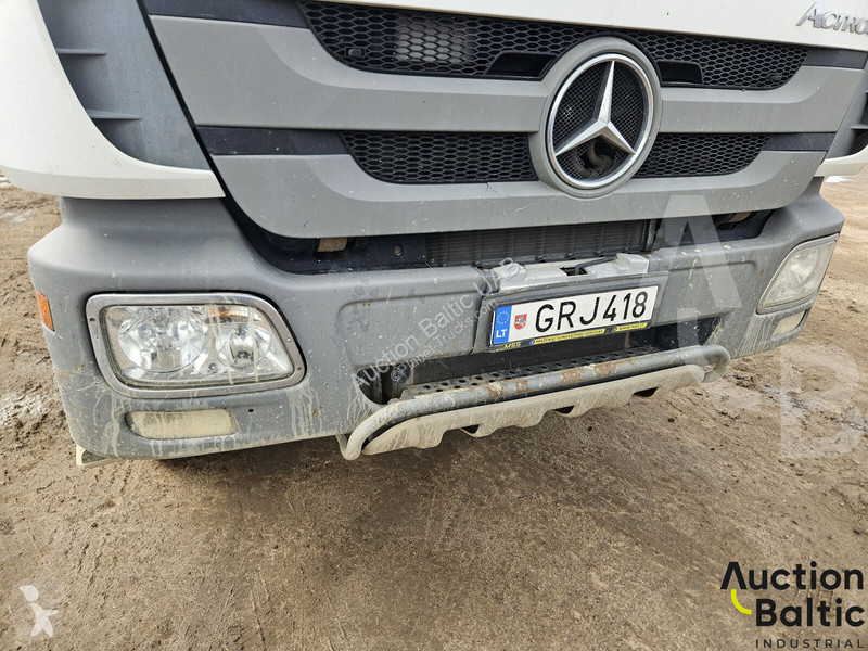 شاحنة Mercedes 3336