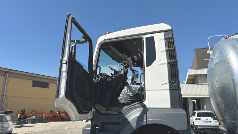 شاحنة MAN TGS 33.520 6X6