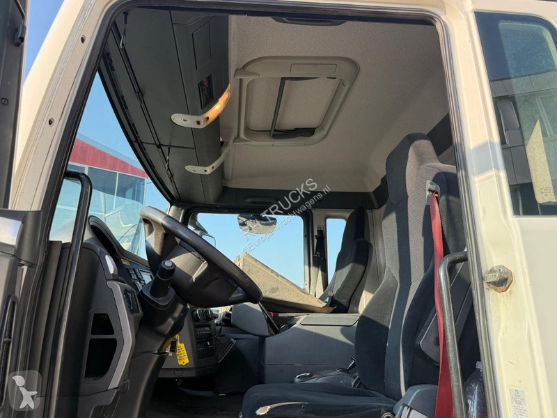 شاحنة MAN TGS 6X2 EURO 6 + BOX 9,70 M + ZEPRO...