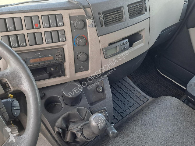 شاحنة Volvo FL100