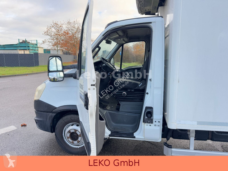 شاحنة Iveco 70C17 Mit Carrier Xr 500