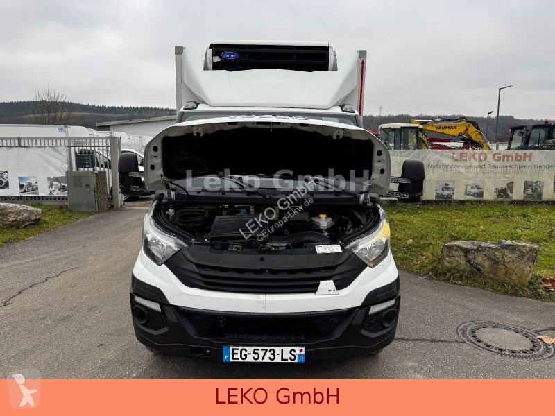 شاحنة Iveco 70C18 Mit Carrier Xr 500