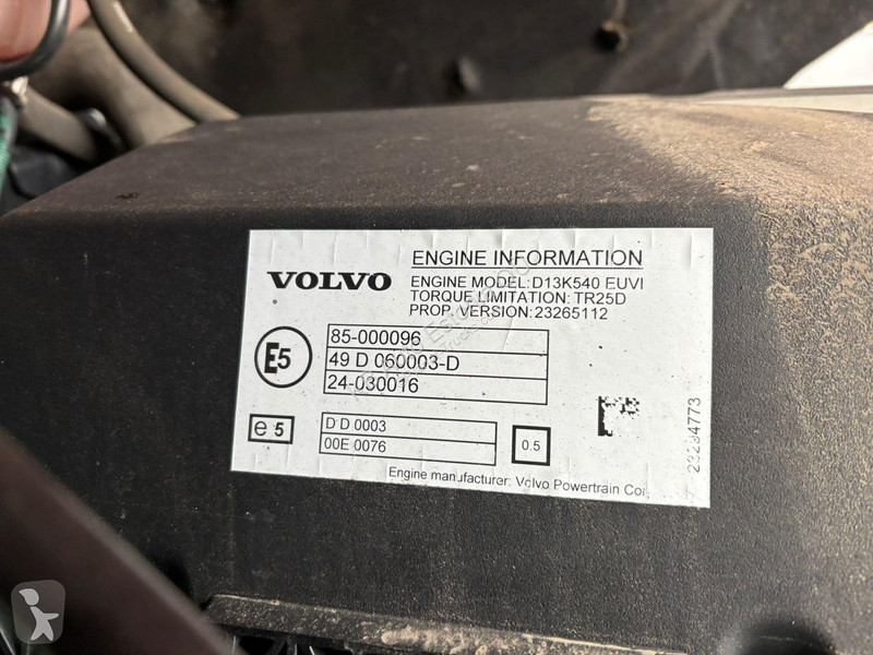 شاحنة Volvo 540 8x4/4 FOR SALE AS CHASSIS /...