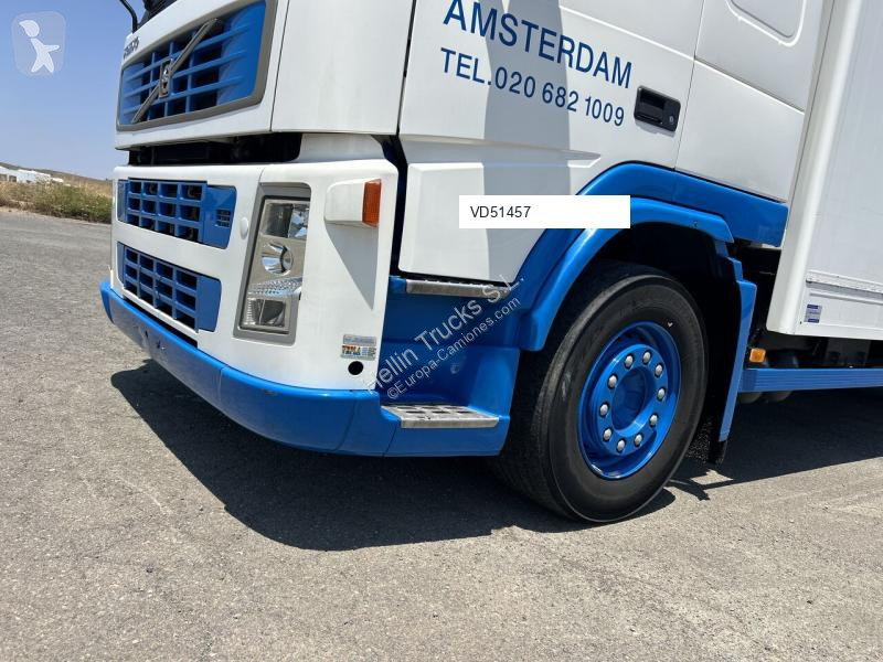 Camion Volvo FM 300 Furgon Mudanzas solo...