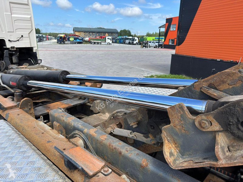 شاحنة Volvo 540 6x2*4 HIAB XR 21 ton / L=5650...