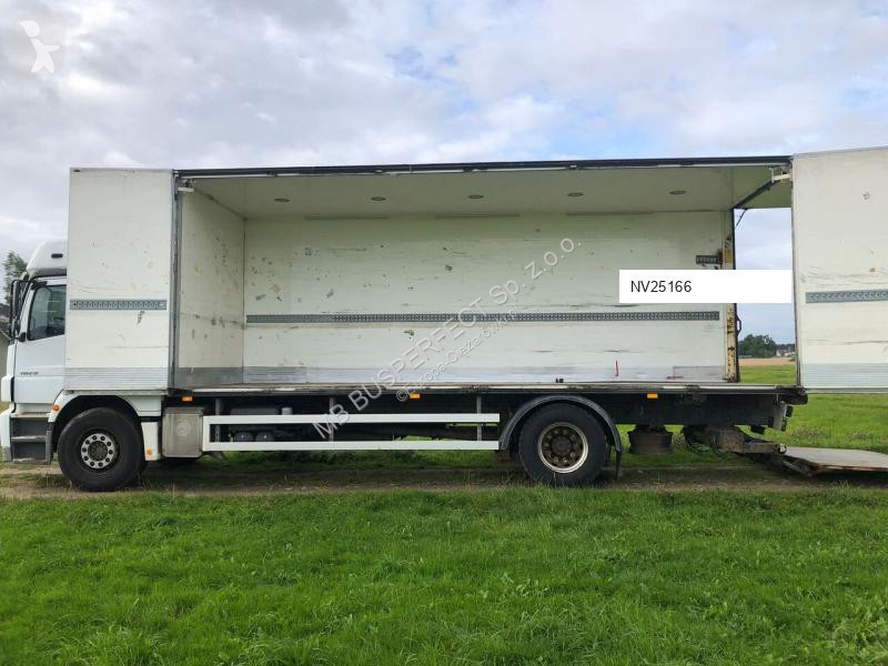 Vrachtwagen Mercedes 1829 18 europalet