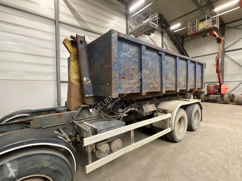 شاحنة Volvo 520 8X4