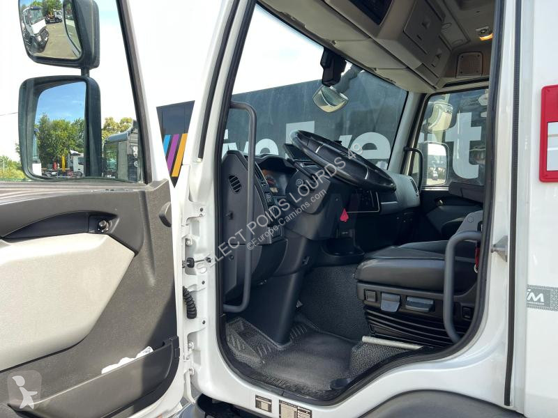 شاحنة Renault 320 6X2