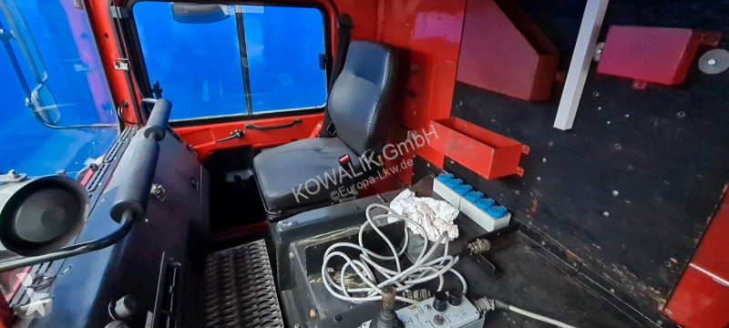 شاحنة MAN Feuerwehr 6x6 Tanklöschfahrzeug 4500/500