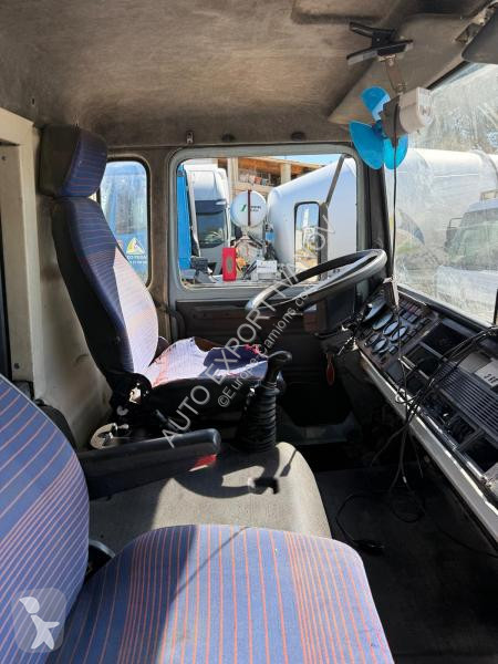 شاحنة Renault 230