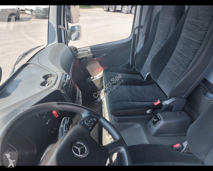 شاحنة Mercedes III WL 821