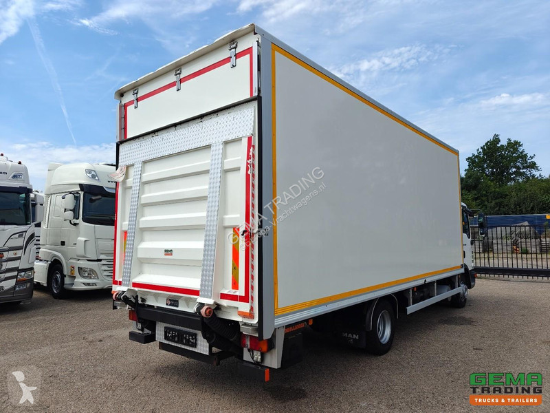 شاحنة MAN 10.180 4x2 DayCab Euro5 - Enclosed...