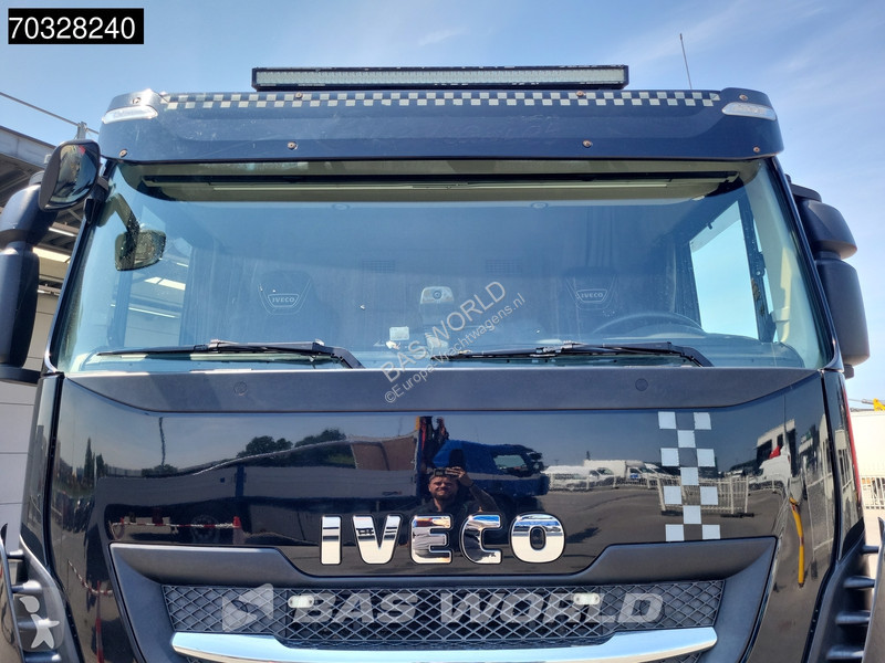 شاحنة Iveco X-Way 570 X-Way 6X2 Fassi F215...