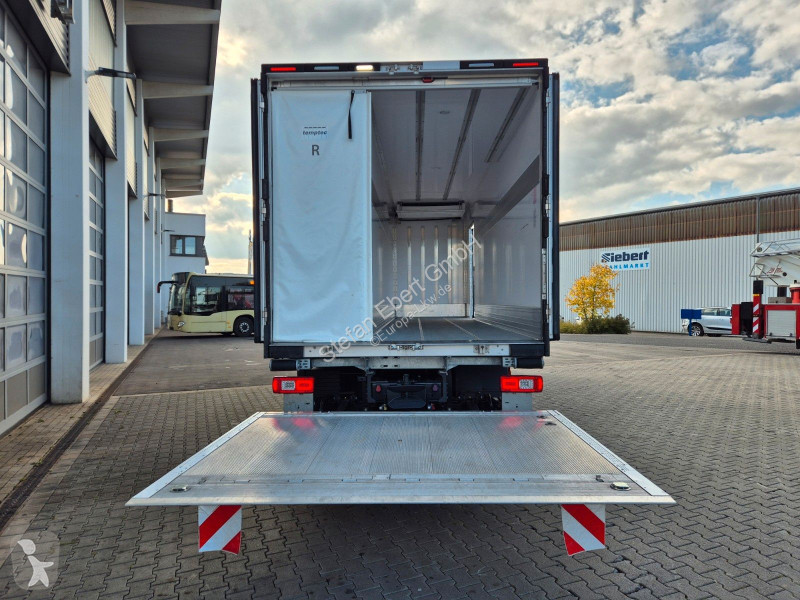 شاحنة Iveco AD190S40/FP Lamberet Mitsubishi LBW...