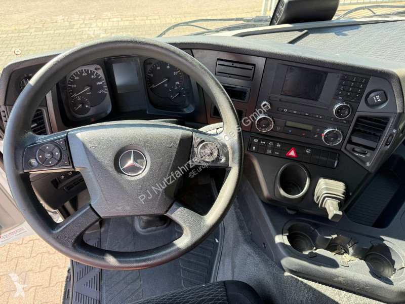 شاحنة Mercedes 1833