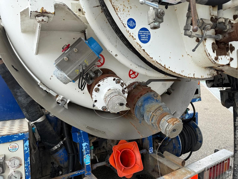 شاحنة Renault 370 6x4 Vacuum tank 12,000...