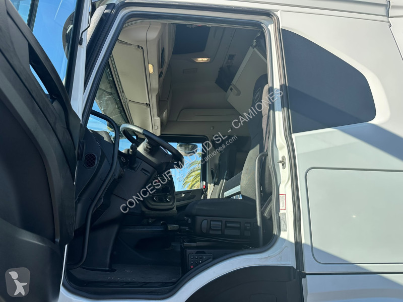 Camión Iveco S-Way AS440STP