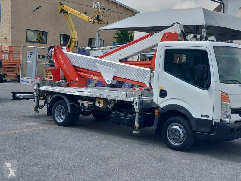 Camion Multitel MX 235