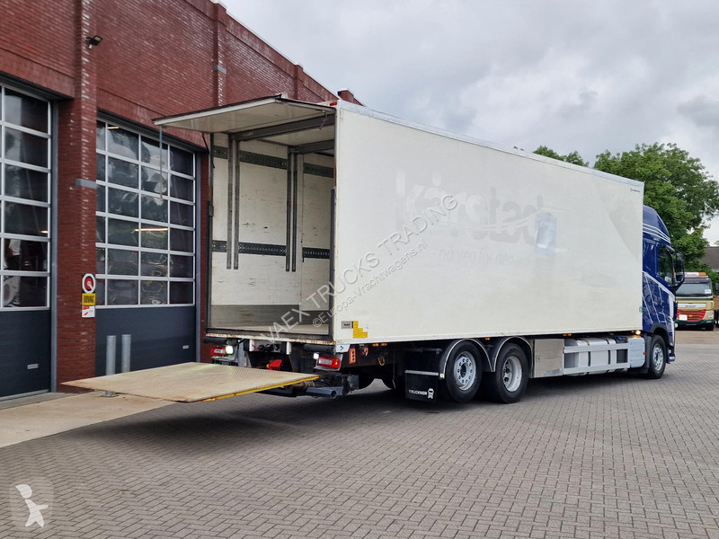 شاحنة Volvo 13460 6X2 - full air - WB600 -...