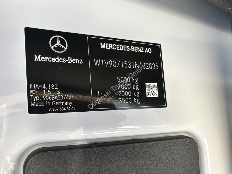 شاحنة Mercedes 516 CDI 4X4