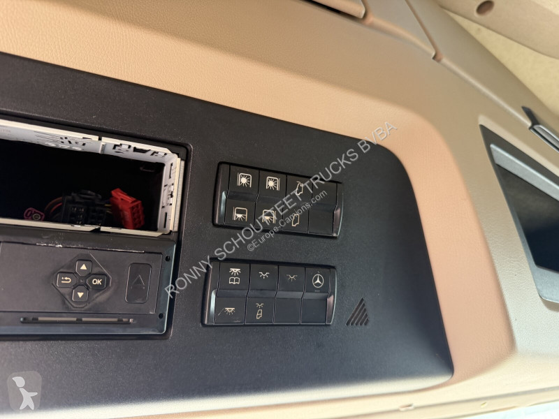 شاحنة Mercedes Actros 2553 L 6x2 Actros 2553 L...