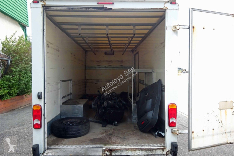 Camion Renault MASTER CAISSE 2,3 DCI 136