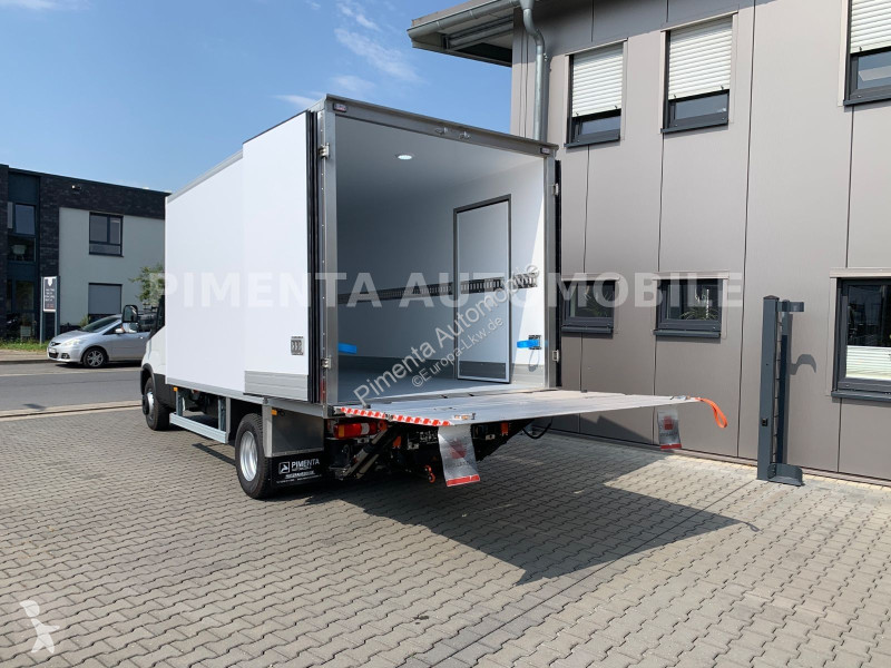 شاحنة Iveco 70C18A8P TK AUT LUFTF V500X...