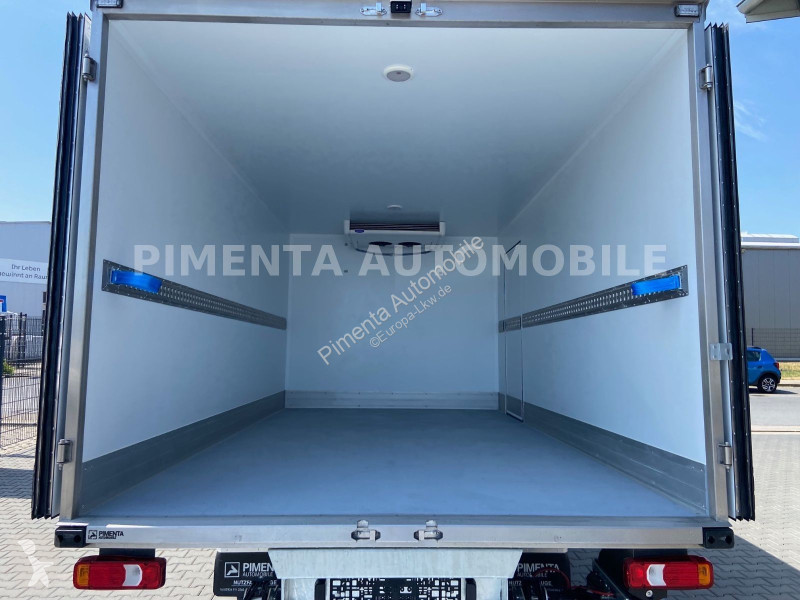 شاحنة Iveco 70C18A8P AUT LUF TK 2,46m BR LED...