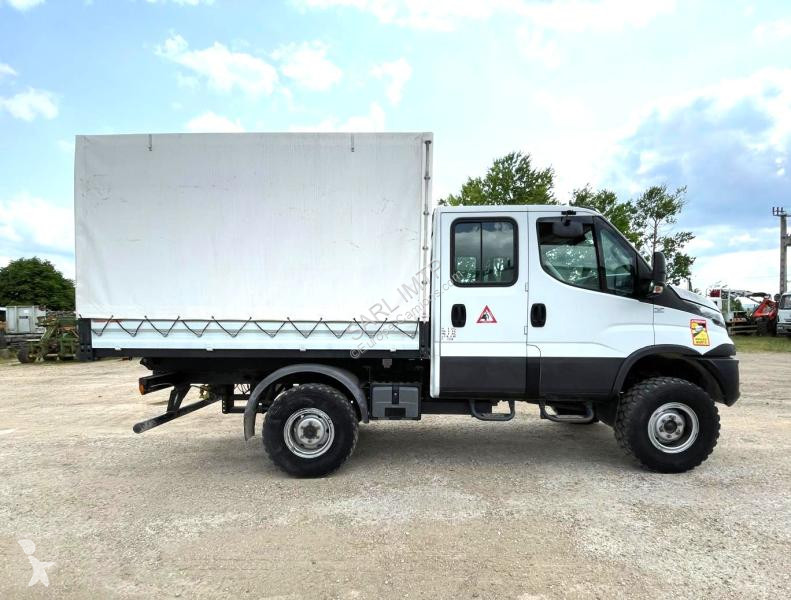 Véhicule utilitaire Iveco DOUBLE CABINE 4X4...