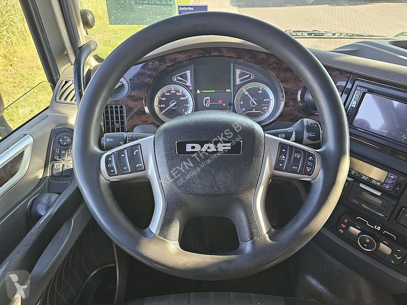 شاحنة DAF 530 SSC 6X2 FAN CARRIER