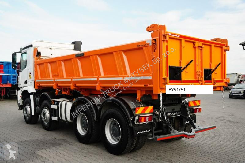 شاحنة Mercedes AROCS 3243