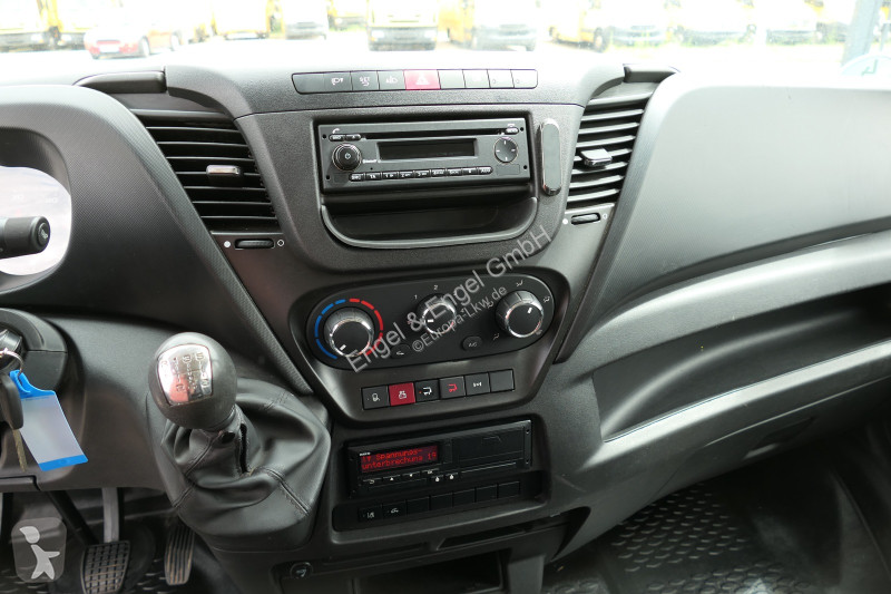 Samochód dostawczy Iveco Daily 70C18H D70C DoKa...