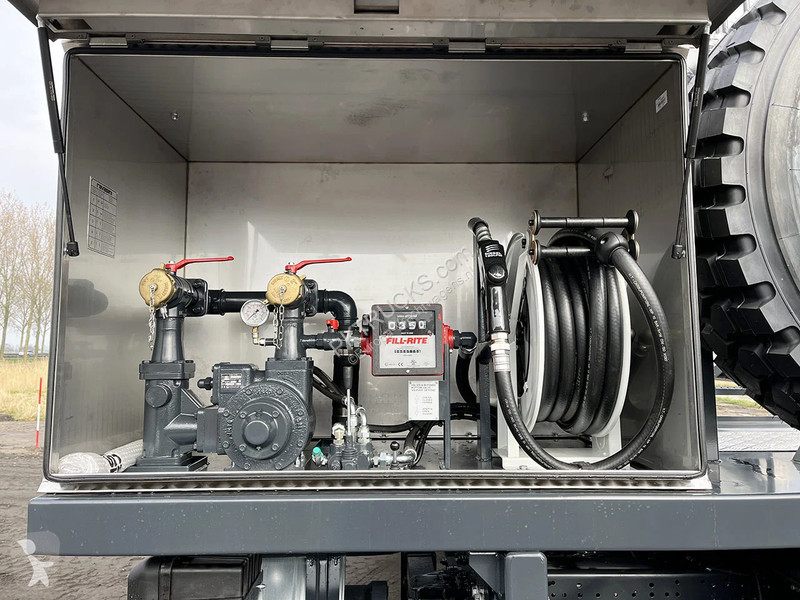 شاحنة Iveco AD190T43WH AT Fuel Tank Truck (3...