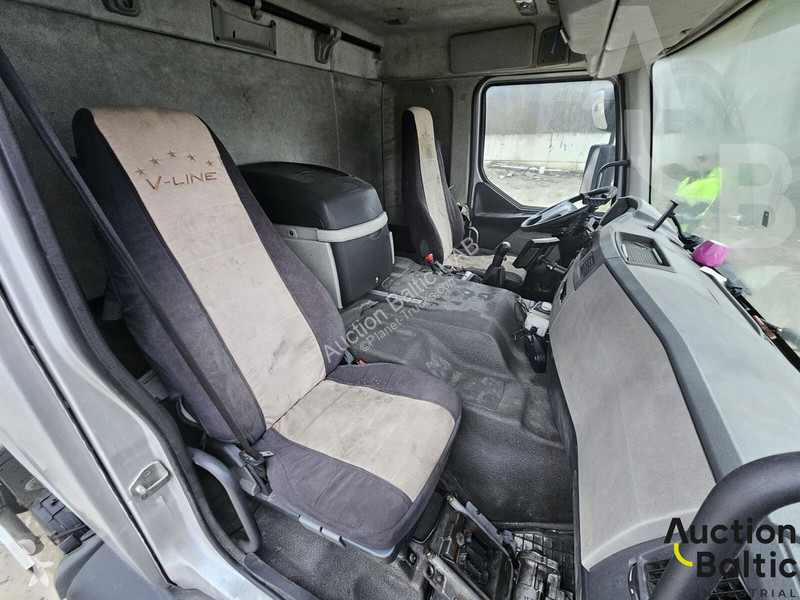 Kamión Volvo 320